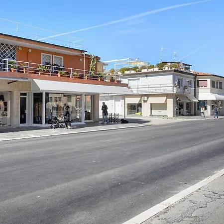 Alloggio Sul Lungomare Di * Viareggio
